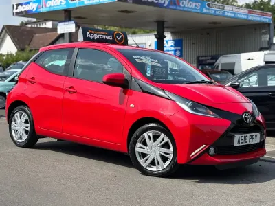 Used Toyota Aygo x-press 2016 Red Hatchback