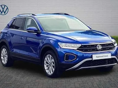 Begagnad VW T-Roc Match 150 HK (110 kW) 2024 Blå SUV