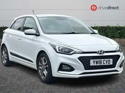 Used Hyundai i20 Premium 84 HP (61 kW) 2018 White Hatchback