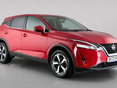 Used Nissan Qashqai N-Connecta 158 HP (116 kW) 2022 Red SUV