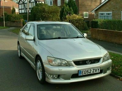 used Lexus IS200 2.0