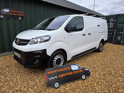 Used Vauxhall Vivaro 100 HP (73 kW) 2022 White MPV