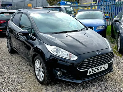 Second-hand Ford Fiesta Titanium 2015 Negru Hatchback
