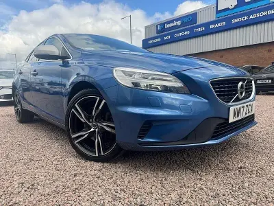 Used Volvo V40 R-Design Pro 190 HP (139 kW) 2017 Blue Hatchback