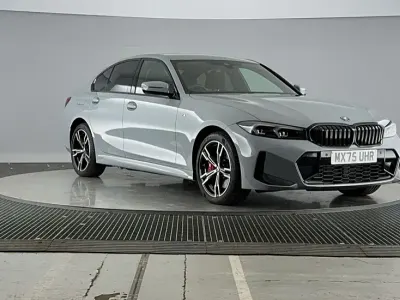 Begagnad BMW 330e M Sport 288 HK (211 kW) 2025 Grå