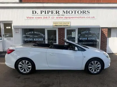 Used Vauxhall Cascada Elite 170 HP (125 kW) 2014 White Cabriolet