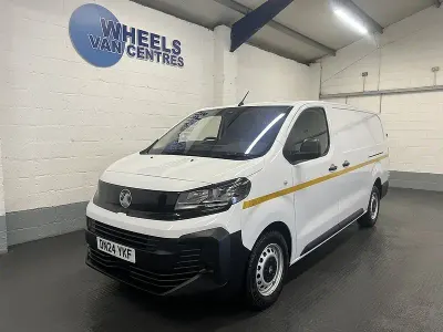 Used Vauxhall Vivaro 150 HP (110 kW) 2024 White MPV