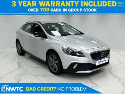 Used Volvo V40 120 HP (88 kW) 2016 Silver Hatchback