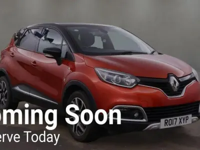 Used Renault Captur Signature 2017 Red SUV