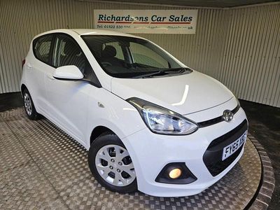 Used Hyundai i10 SE 87 HP (63 kW) 2015 White Hatchback