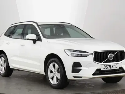 Usado Volvo XC60 Momentum 197 HP (144 kW) 2022 Branco SUV