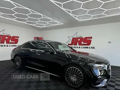 Usado Mercedes E220 AMG Line Premium Plus 2024 Negro Berlina