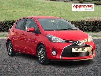 Usado Toyota Yaris 99 HP (72 kW) 2017 Vermelho Citadino