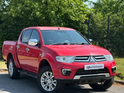Used Mitsubishi L200 178 HP (130 kW) 2015 Red Pickup