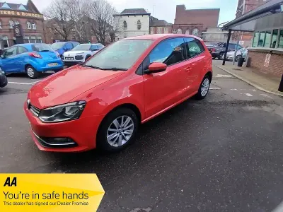Used VW Polo SE 60 HP (44 kW) 2015 Red Hatchback