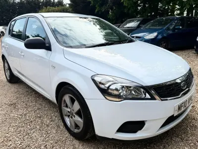 Używany Kia Ceed 2010 Biały Hatchback