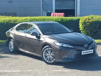 Usado Toyota Camry 218 HP (160 kW) 2020 Cinzento Sedan