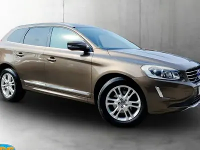 Usado Volvo XC60 SE Lux 181 HP (133 kW) 2015 Castanho SUV