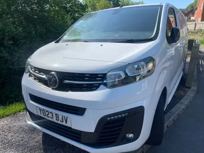 Used Vauxhall Vivaro 145 HP (106 kW) 2023 White MPV