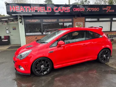Used Vauxhall Corsa 205 HP (150 kW) 2014 Red Hatchback