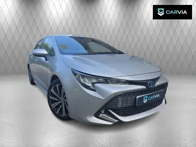 Używany Toyota Corolla Design 122 KM (89 kW) 2021 Srebrny Hatchback