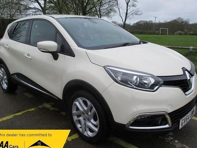Used Renault Captur Dynamique 90 HP (66 kW) 2015 Cream SUV