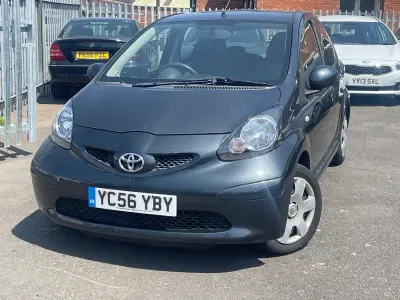 Used Toyota Aygo 67 HP (49 kW) 2006 Grey Hatchback