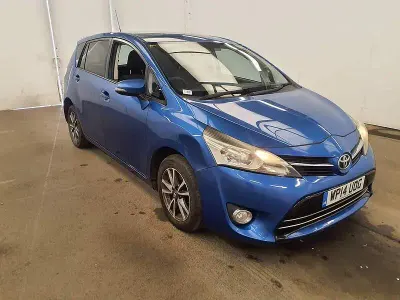 Used Toyota Verso 112 HP (82 kW) 2014 Blue MPV