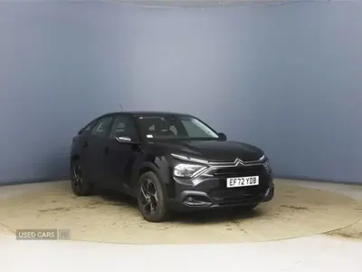 Używany Citroën C4 PureTech 155 KM (114 kW) 2023 Czarny SUV