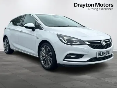 Used Vauxhall Astra S 150 HP (110 kW) 2019 White Hatchback