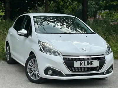 Used Peugeot 208 Allure 2016 White Hatchback