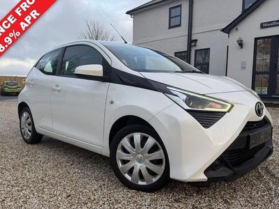 Used Toyota Aygo X-play 72 HP (52 kW) 2019 White Hatchback