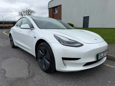 Käytetty Tesla Model 3