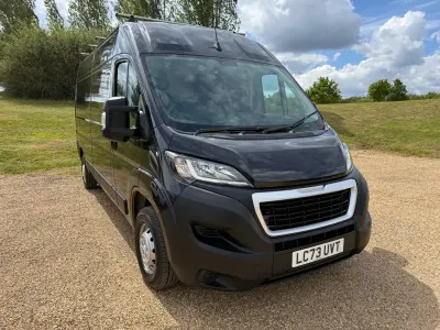 Used Peugeot Boxer Premium 140 HP (102 kW) 2023 Grey Van