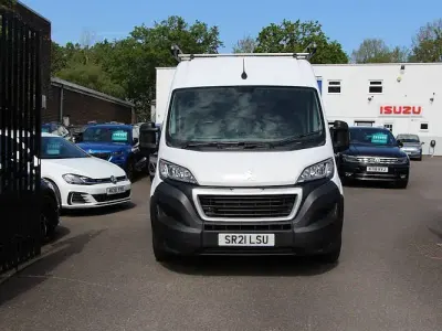 Begagnad Peugeot Boxer 140 HK (102 kW) 2022 Van