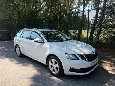 Used Skoda Octavia SE Technology 115 HP (84 kW) 2019 White Estate