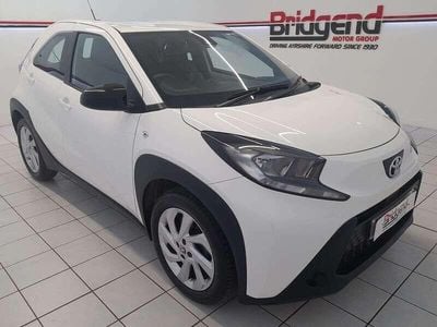 Begagnad Toyota Aygo PURE 2024 Vit Halvkombi