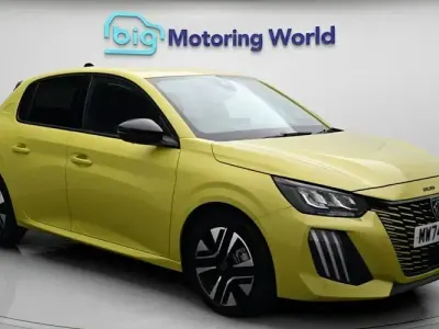 Used Peugeot 208 Allure 101 HP (74 kW) 2024 Yellow Hatchback