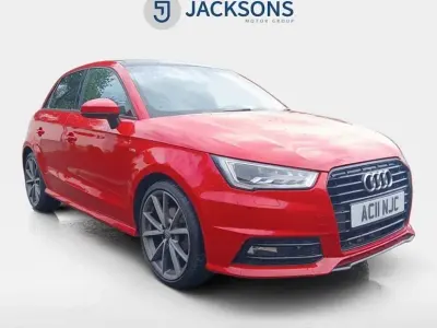 Begagnad Audi A1 Sportback Black Edition 116 HK (85 kW) 2017 Röd Halvkombi
