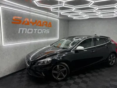 Used Volvo V40 R-Design 120 HP (88 kW) 2016 Black Hatchback
