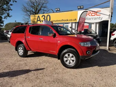 Used Mitsubishi L200 175 HP (128 kW) 2013 Red Pickup