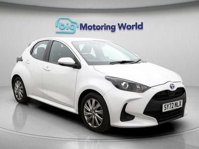 Used Toyota Yaris Hybrid 116 HP (85 kW) 2022 White Hatchback