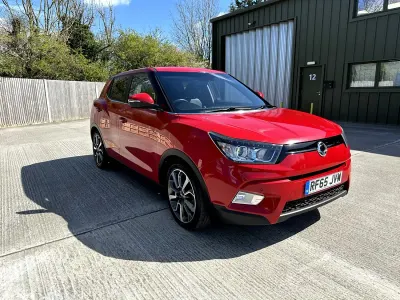 Used SsangYong Tivoli 115 HP (84 kW) 2015 Red SUV