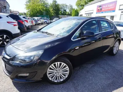 Used Vauxhall Astra Excite 115 HP (84 kW) 2015 Black Hatchback