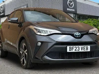 Usado Toyota C-HR Design 122 HP (89 kW) 2023 Cinzento SUV