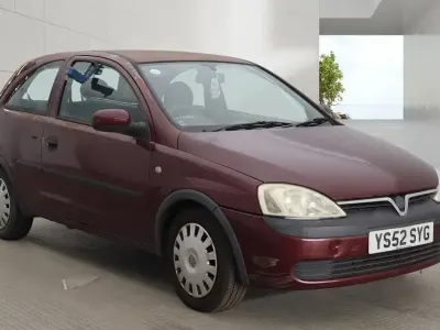 Usado Vauxhall Corsa Club 75 HP (55 kW) 2002 Vermelho Citadino