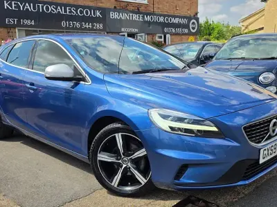 Used Volvo V40 R-Design 120 HP (88 kW) 2019 Blue Hatchback