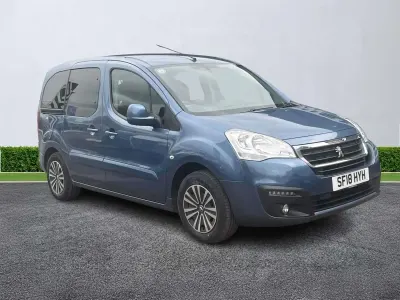 Używany Peugeot Partner Tepee Allure 2018 Niebieski Minivan