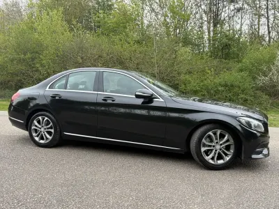 Usado Mercedes C200 184 HP (135 kW) 2014 Preto Sedan