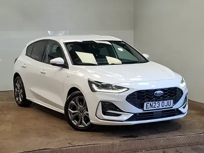 Used Ford Focus ST-Line 125 HP (91 kW) 2023 White Hatchback